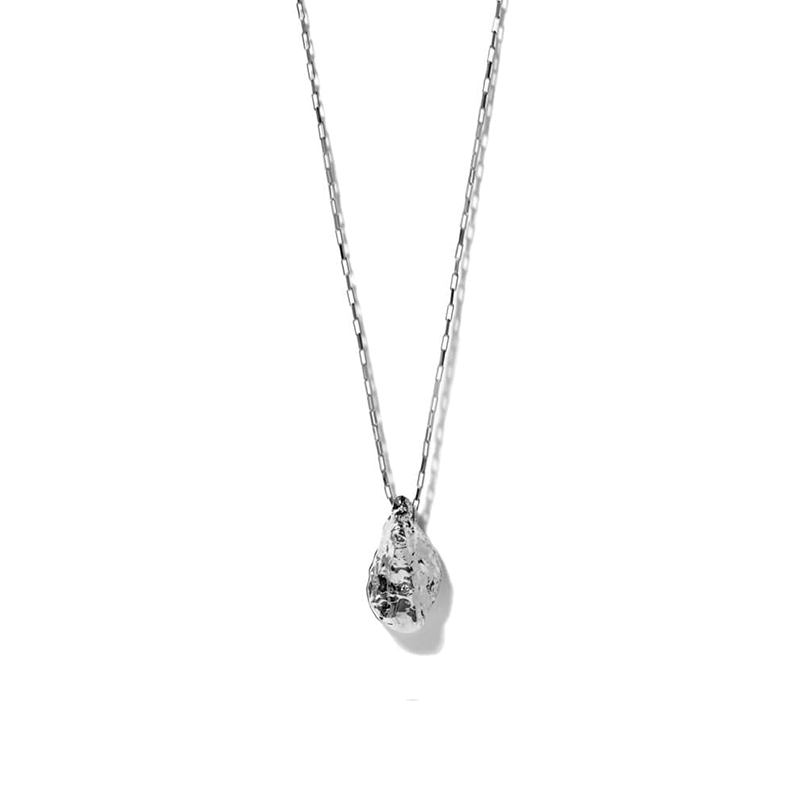 OYSTER LOCKET NECKLACE