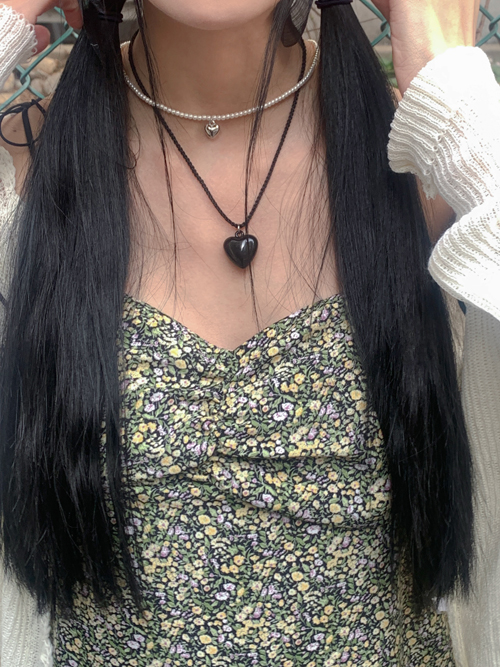 BLACK HEART BEADS NECKLACE