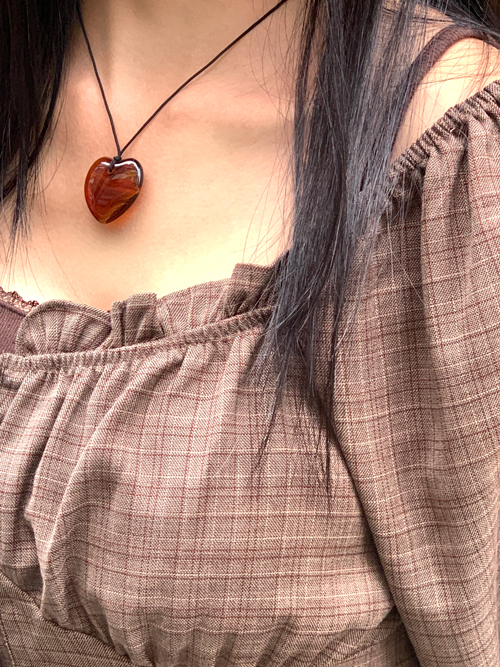 BROWNY HEART NECKLACE