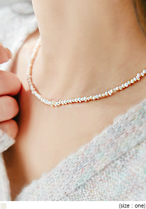 [JEWELRY] ARE PEARL NECKLACE