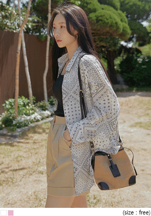 [TOP] MERILL PAISLEY BOXY FIT BLOUSE