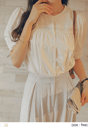 [TOP] DIAVO LINEN LACE SHIRRING 1/2 BLOUSE