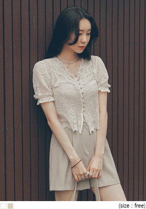 [TOP] BERY LACE PEARL BUTTON 1/2 BLOUSE