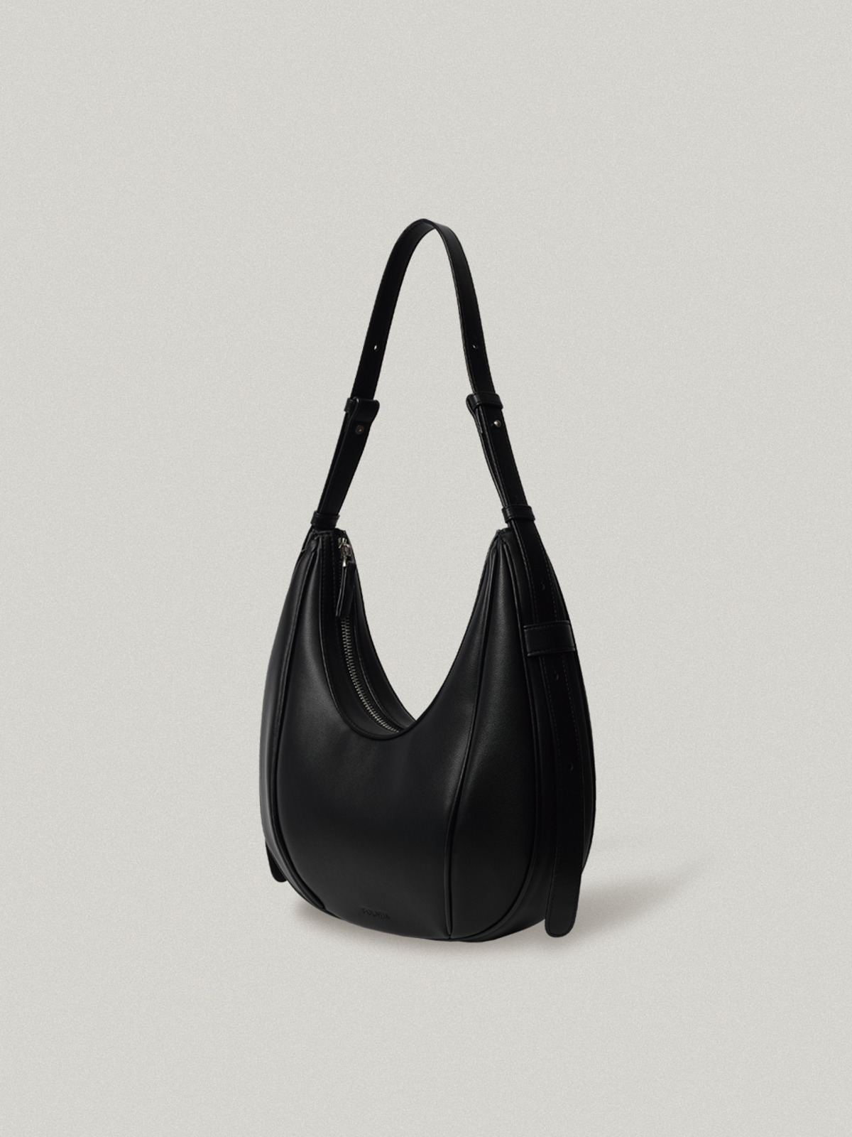 ほぼ未使用 FOLNUA OVAL BAG PLAIN ショルダーバッグ 黒 FOLNUA l フォルニュア