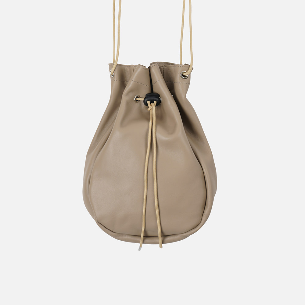 Bokjori string bag _ leather taupe