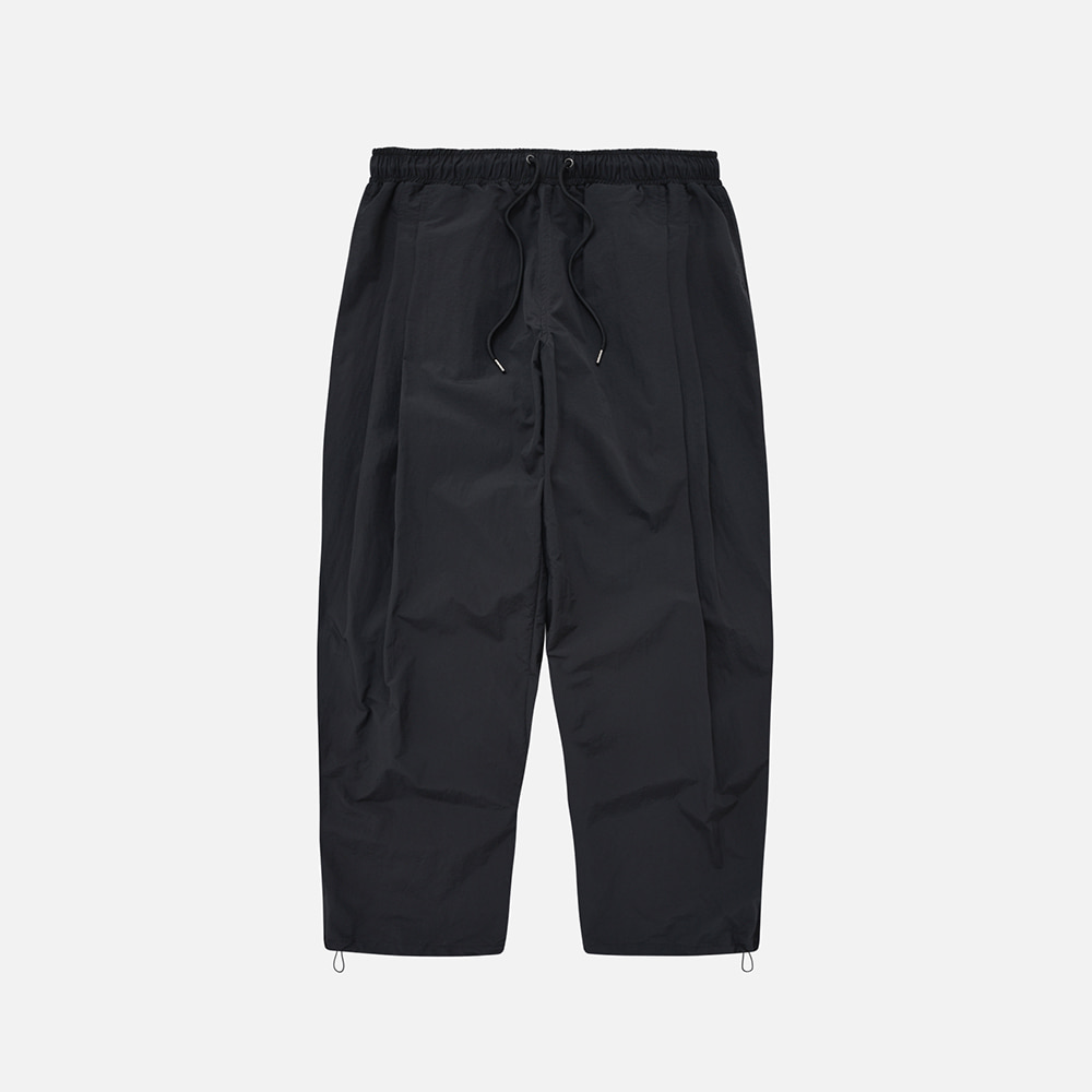 Crispy nylon two tuck pants _ black