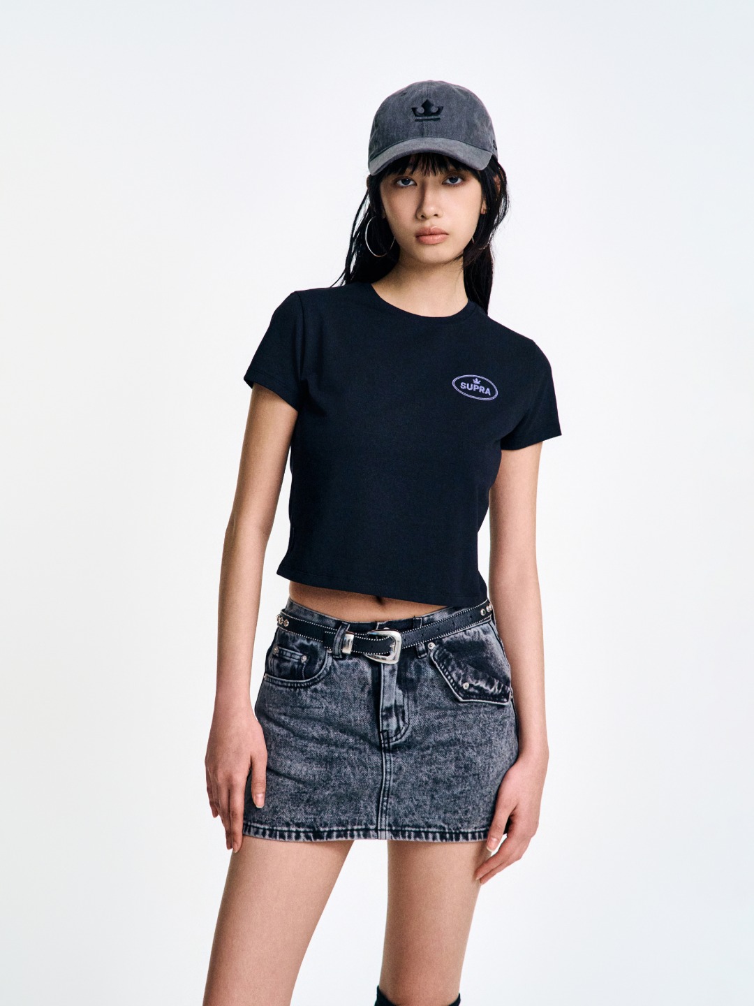 【SUPRA】(韓国) クラウンロゴ クロップ Tシャツ 59c41faab612158c1f5cfe8090c098