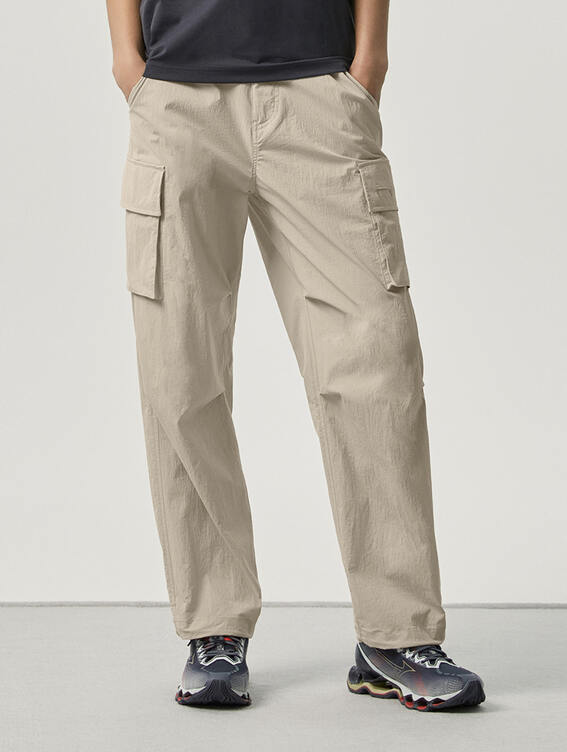 [WOVEN PT] STRETCH NYLON CARGO PANTS-LIGHT BEIGE