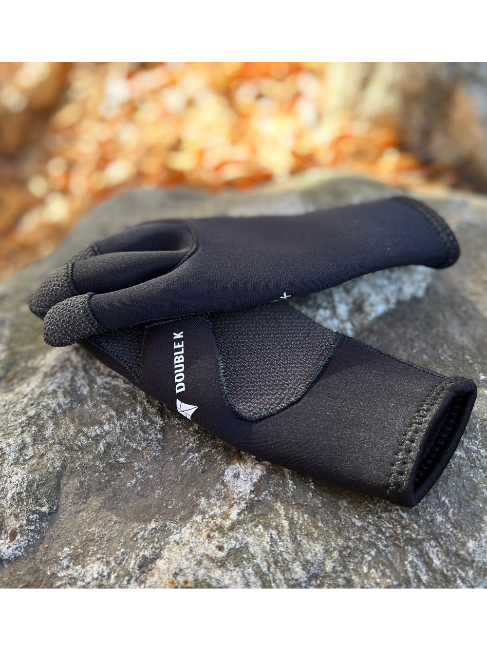 gloves detail image-S1L9