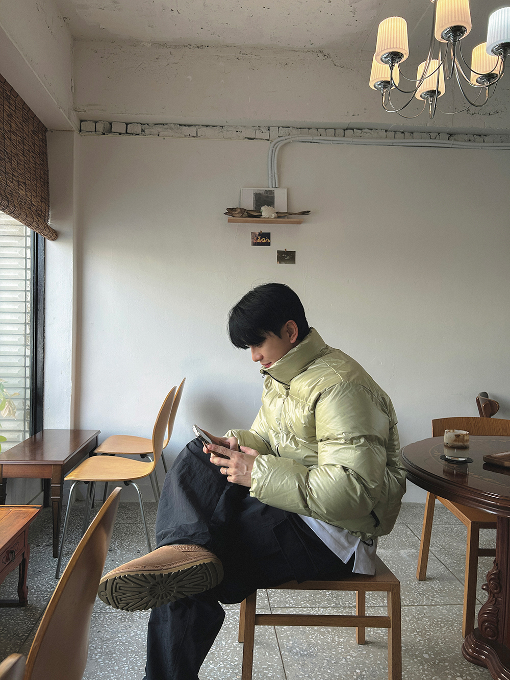 패딩 모델 착용 이미지-S1L26