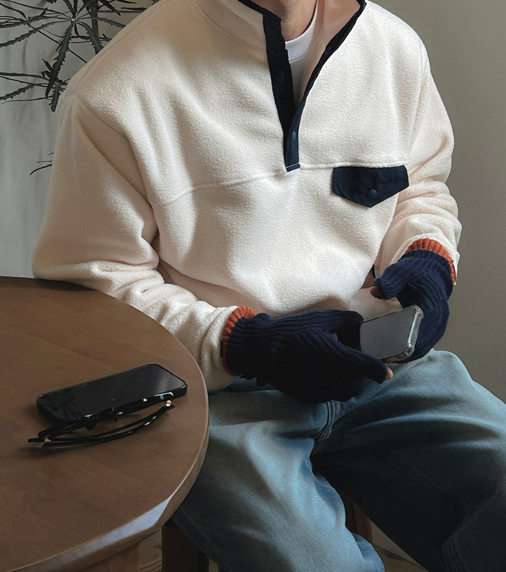 긴팔 티셔츠 모델 착용 이미지-S1L26