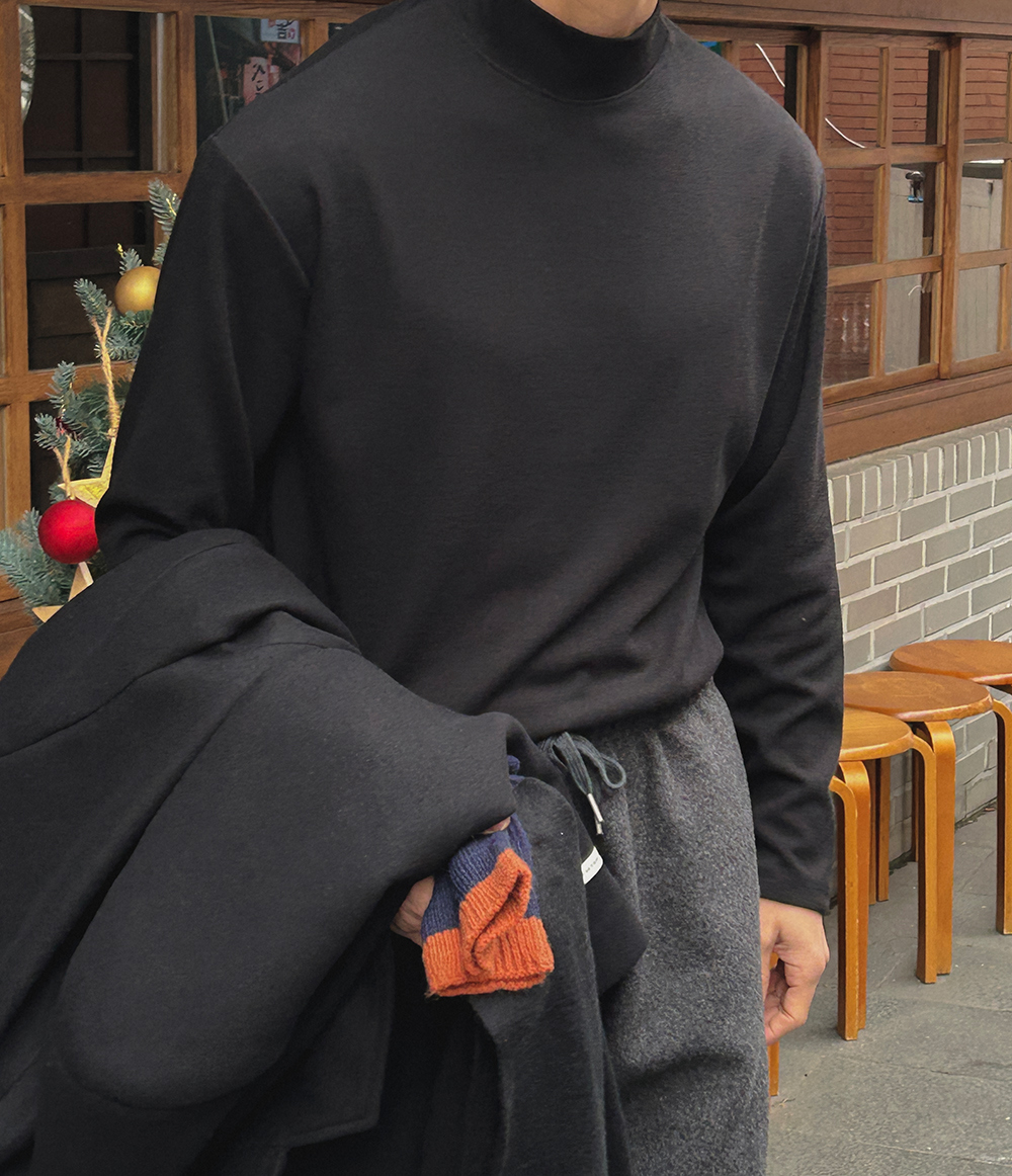 긴팔 티셔츠 모델 착용 이미지-S1L137