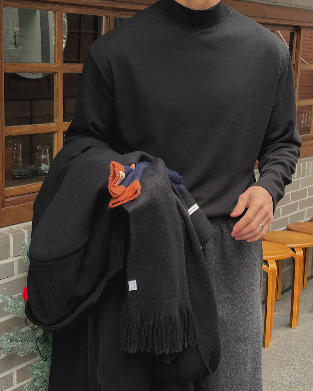 긴팔 티셔츠 모델 착용 이미지-S1L141