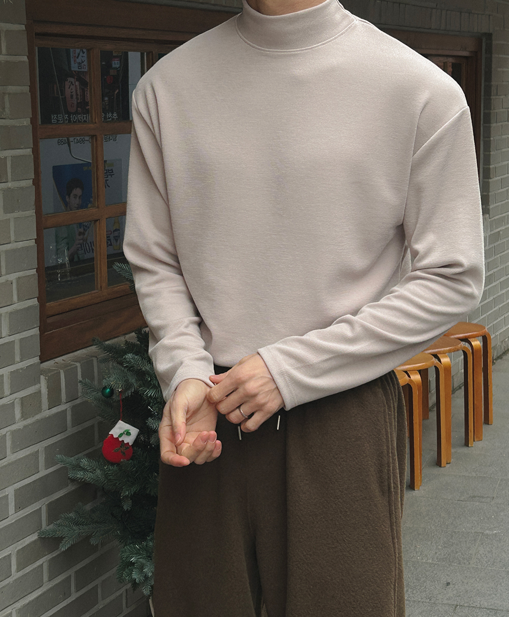 긴팔 티셔츠 모델 착용 이미지-S1L225