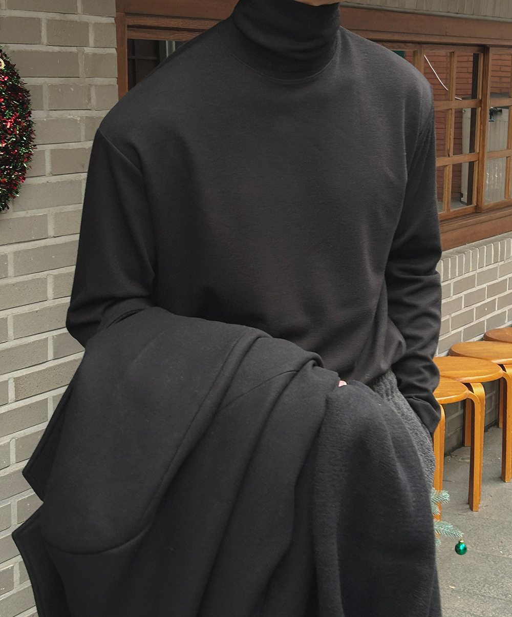 긴팔 티셔츠 모델 착용 이미지-S1L48