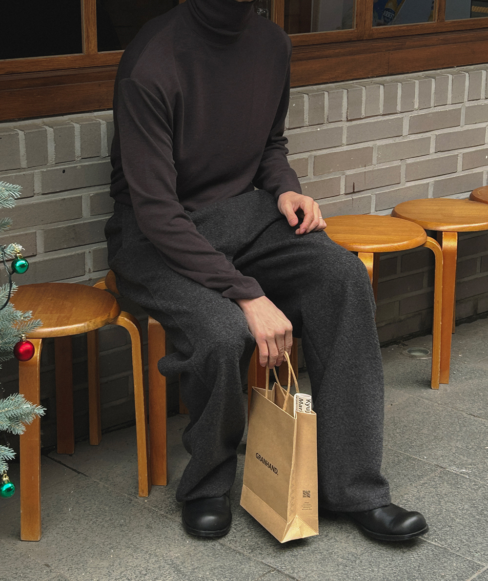 긴팔 티셔츠 모델 착용 이미지-S1L185