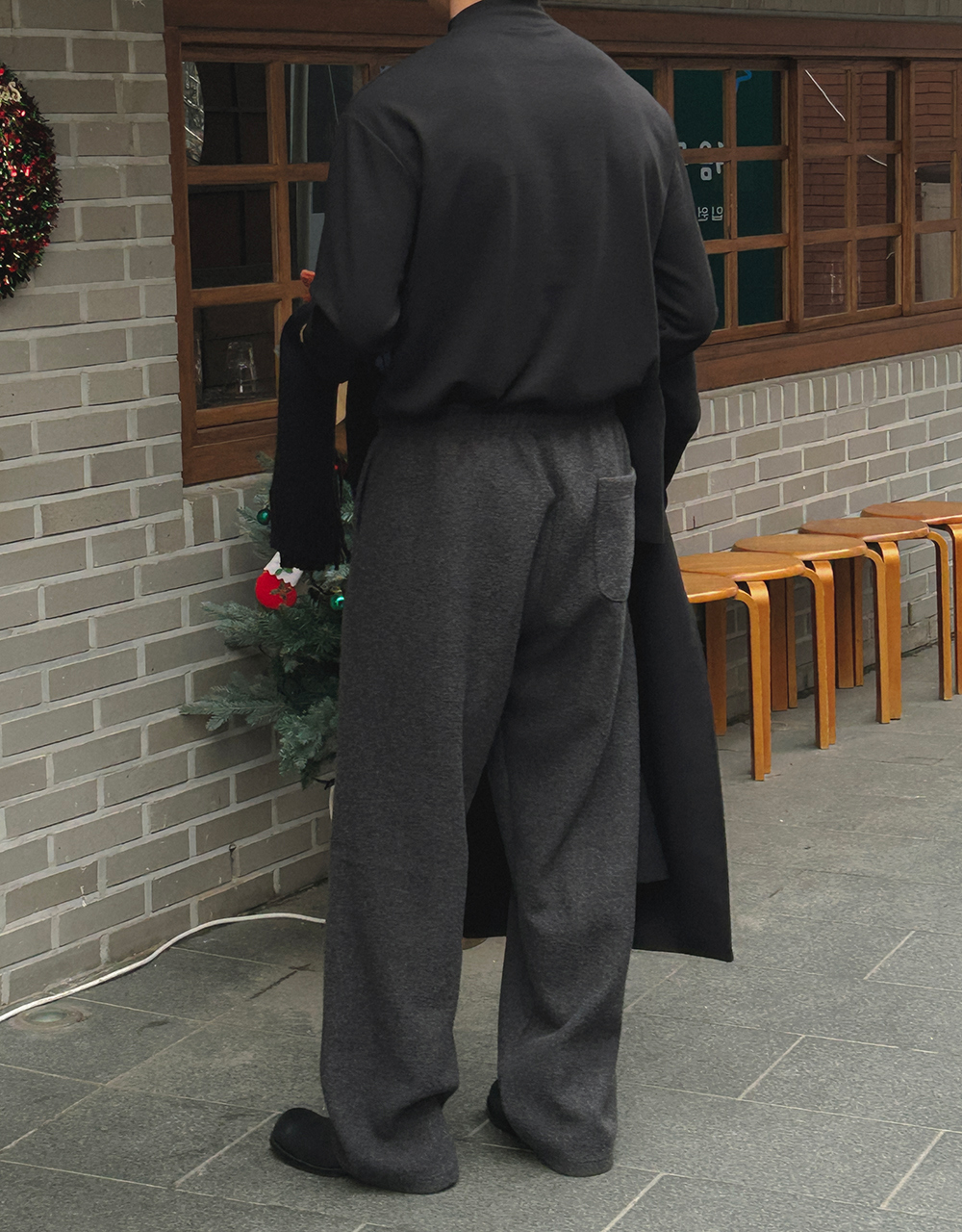 긴팔 티셔츠 모델 착용 이미지-S1L144