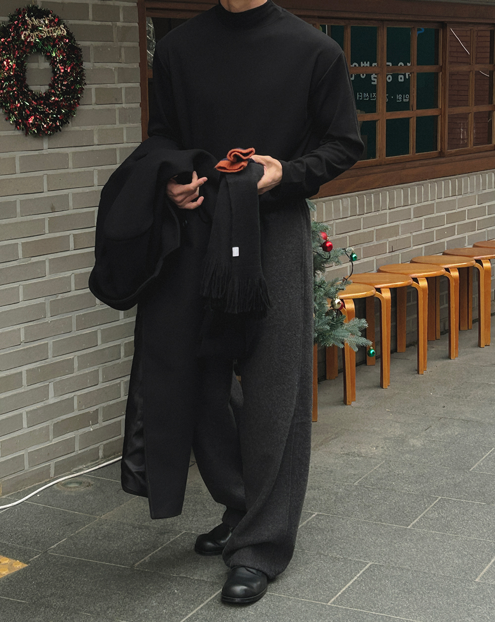 긴팔 티셔츠 모델 착용 이미지-S1L143