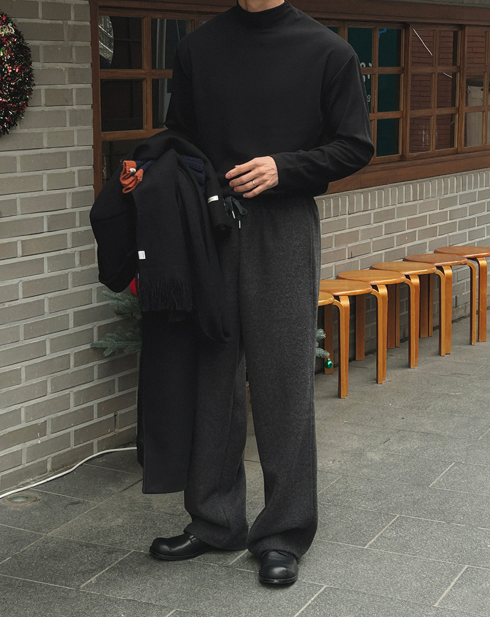 긴팔 티셔츠 모델 착용 이미지-S1L142