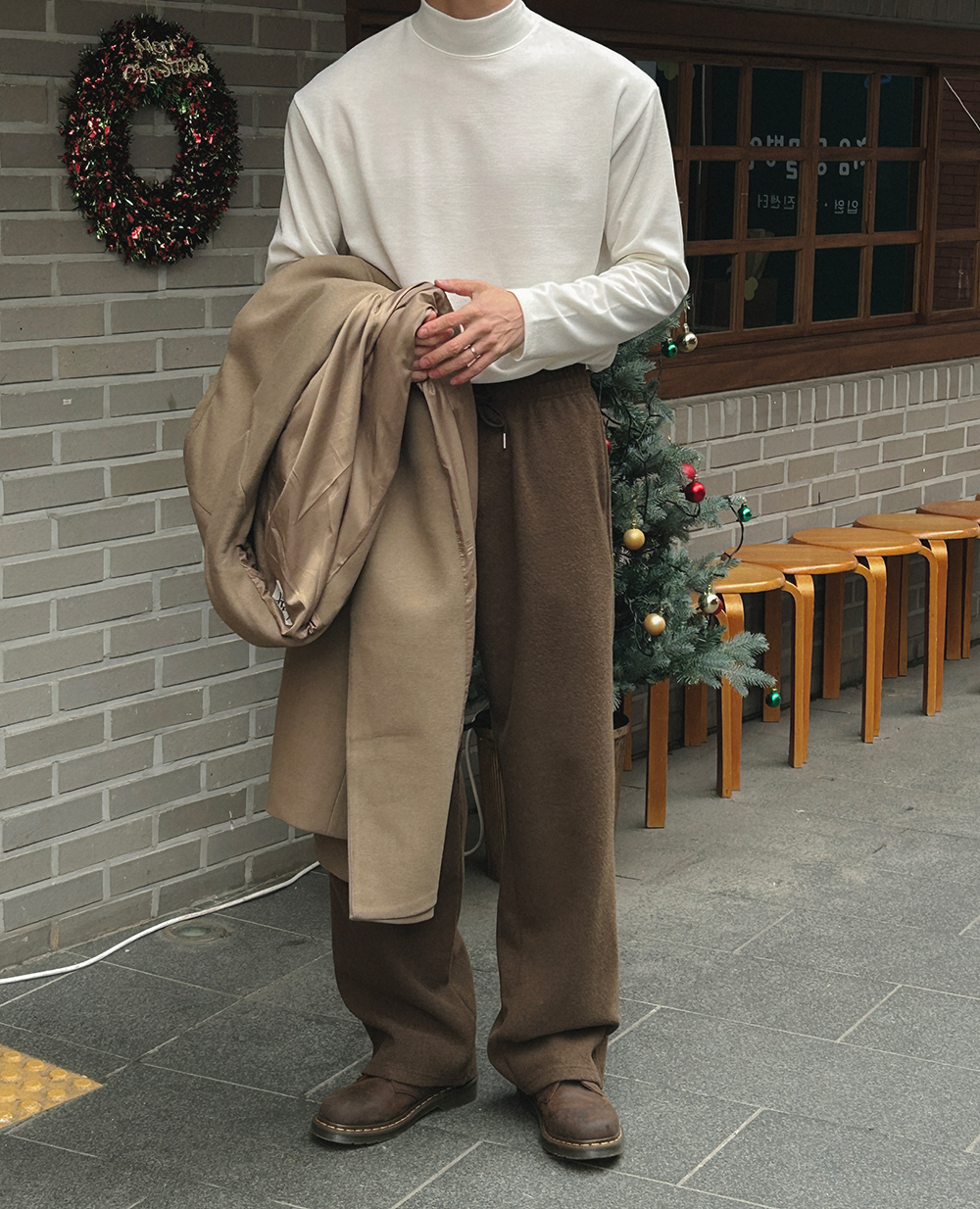 긴팔 티셔츠 모델 착용 이미지-S1L191