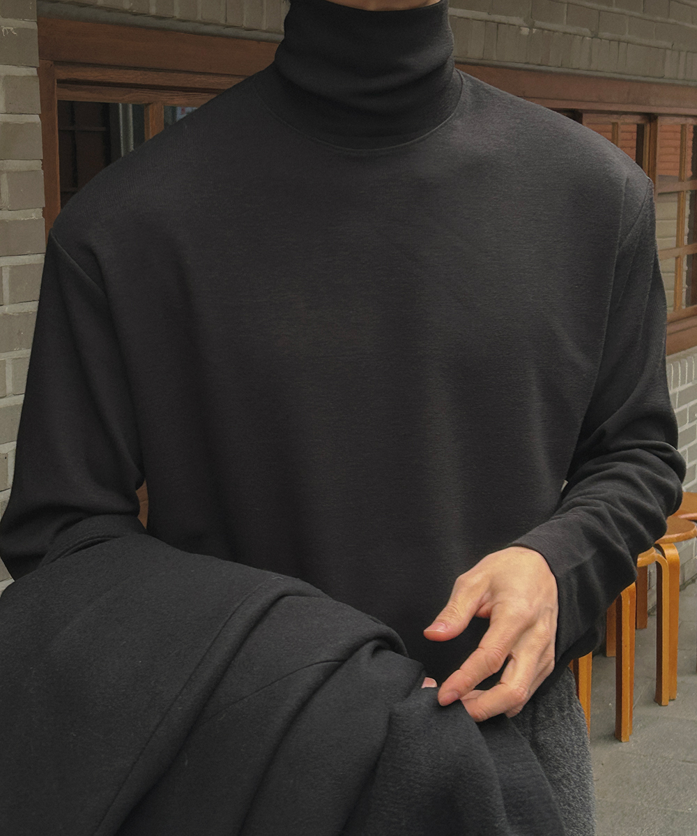 긴팔 티셔츠 모델 착용 이미지-S1L149