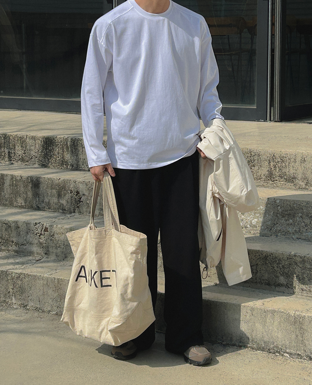 긴팔 티셔츠 모델 착용 이미지-S14L60