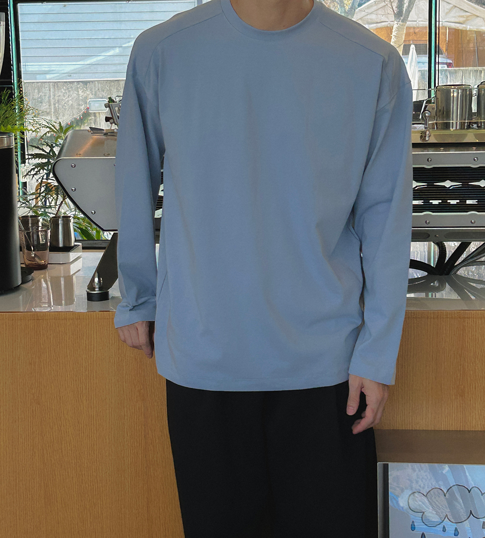 긴팔 티셔츠 모델 착용 이미지-S14L91