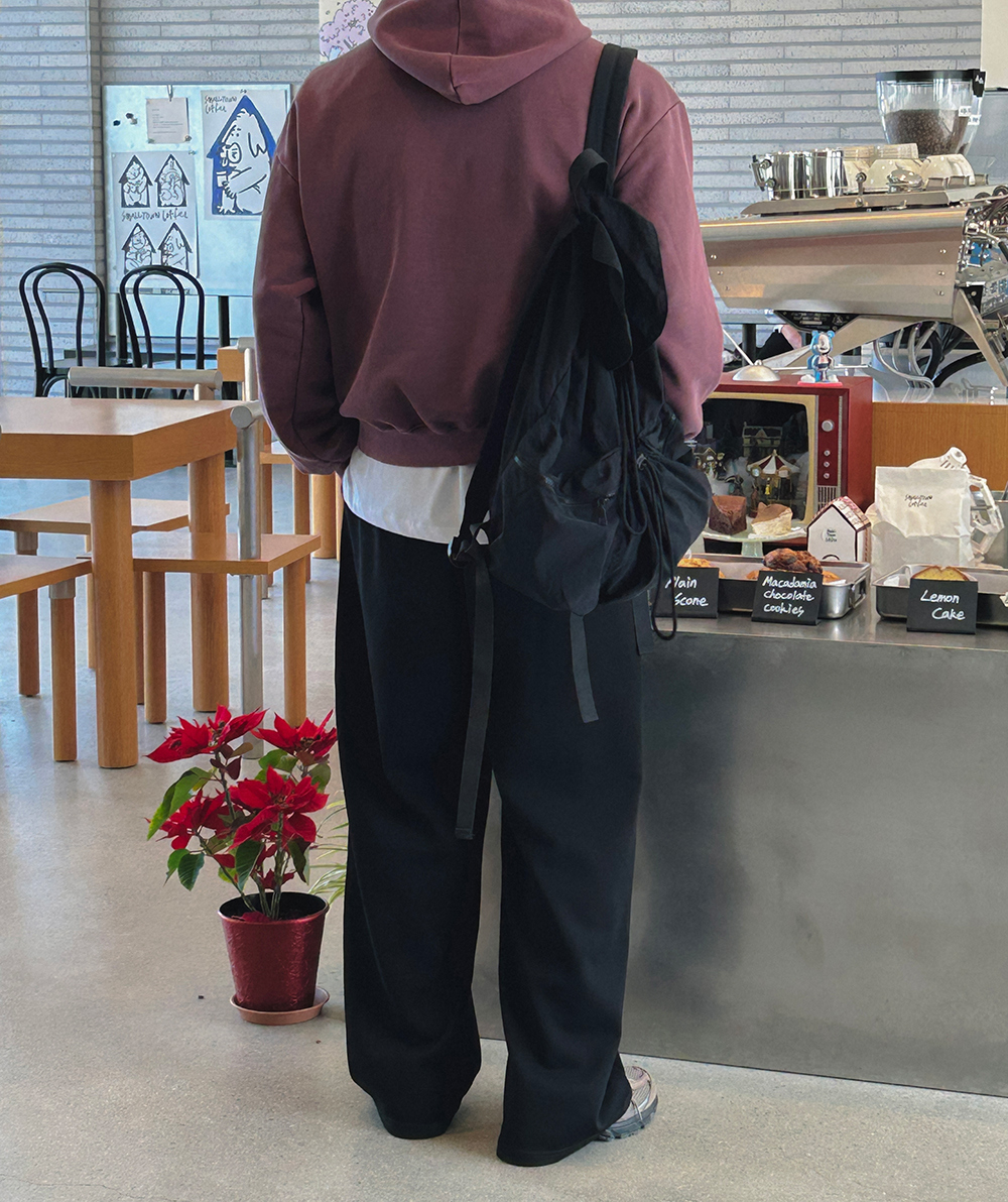 긴팔 티셔츠 모델 착용 이미지-S1L60