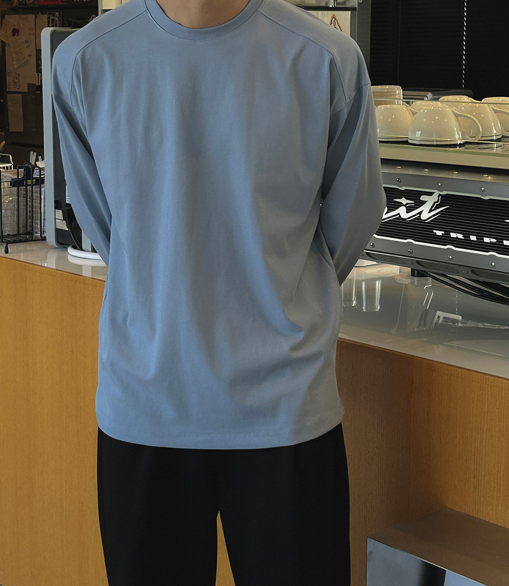 긴팔 티셔츠 모델 착용 이미지-S14L95