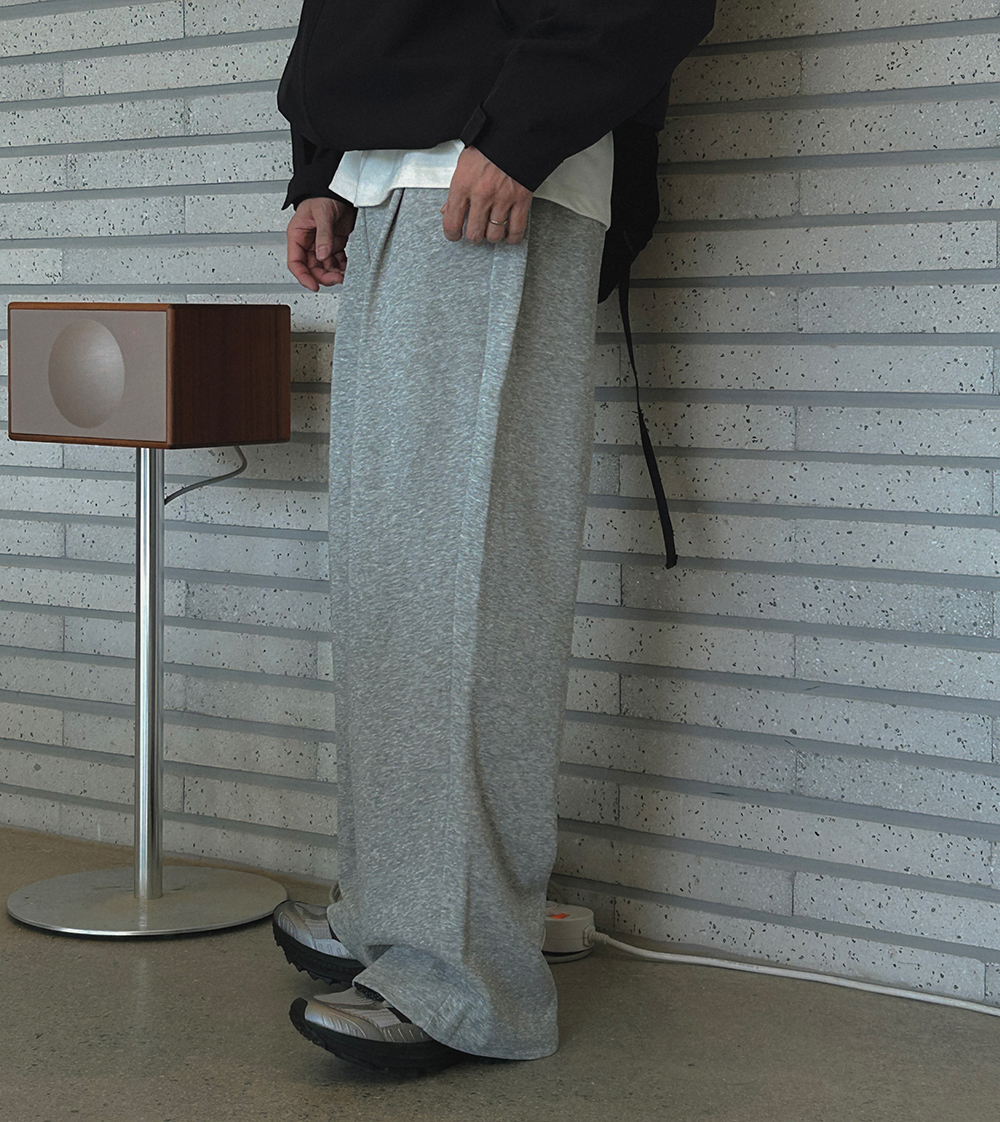 긴팔 티셔츠 모델 착용 이미지-S1L82