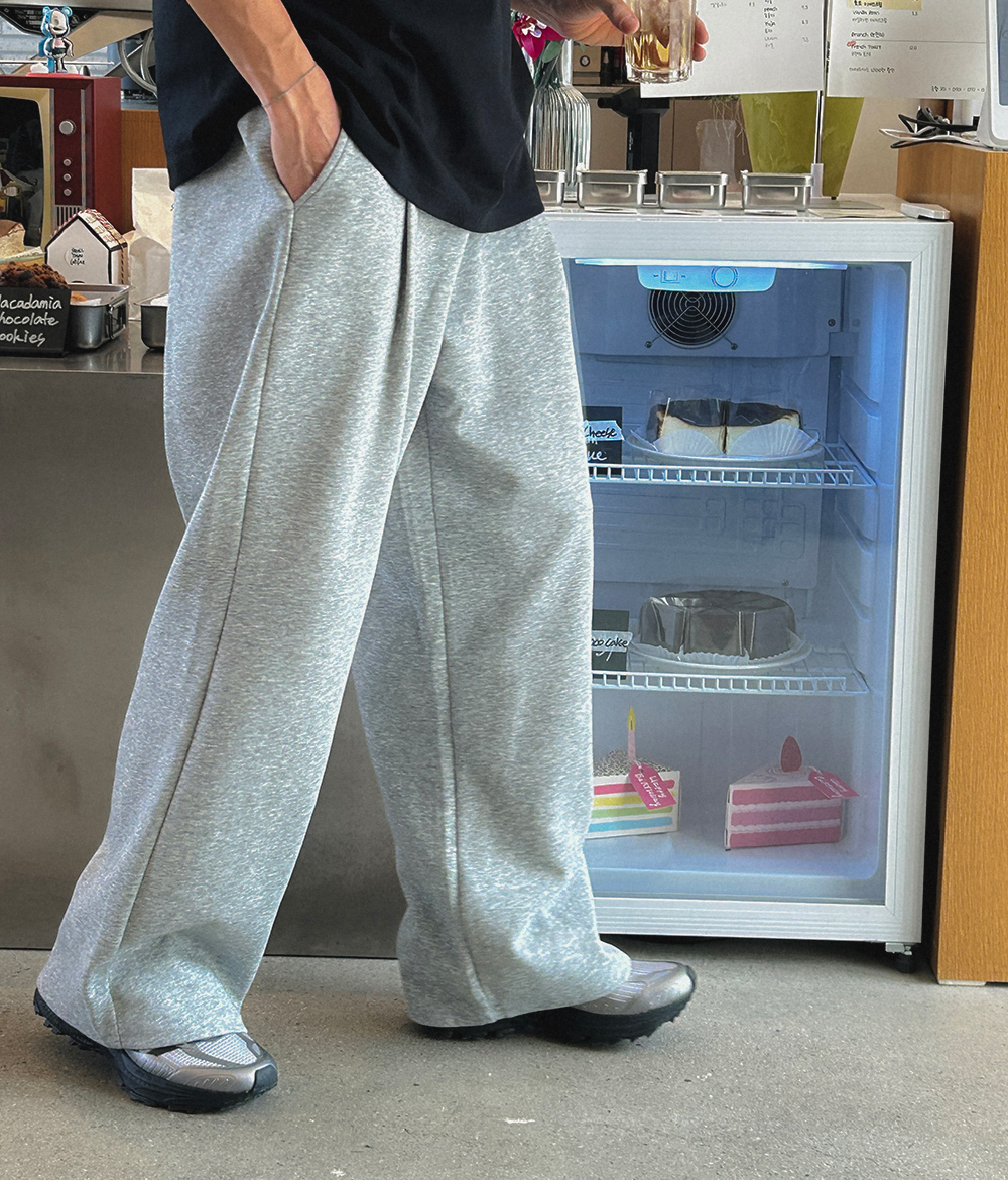 긴팔 티셔츠 모델 착용 이미지-S1L90