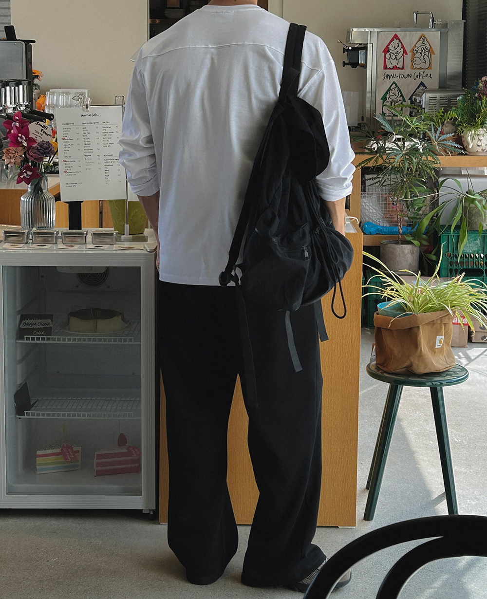 긴팔 티셔츠 모델 착용 이미지-S14L69