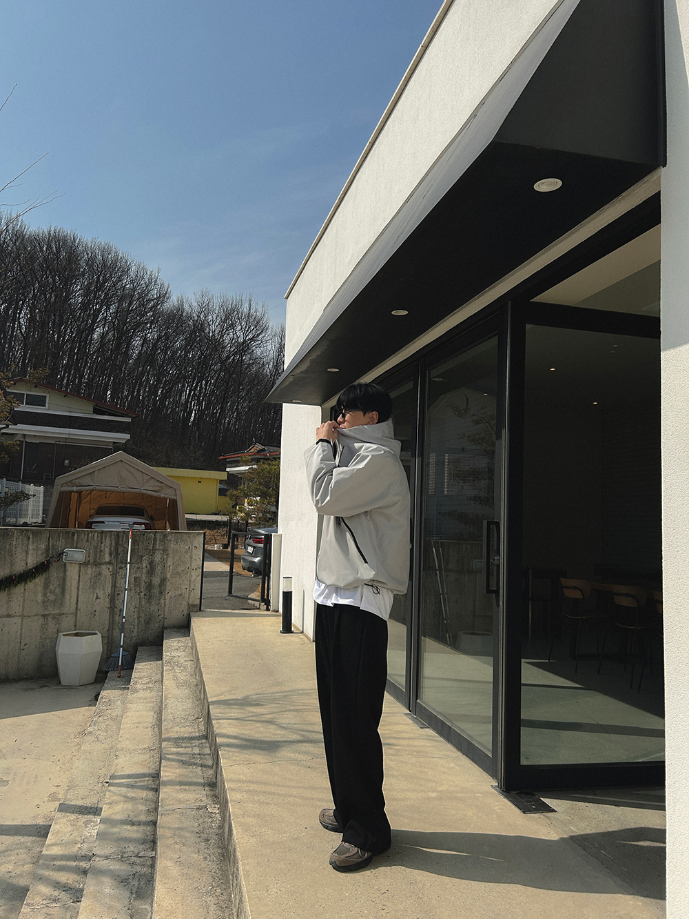 긴팔 티셔츠 모델 착용 이미지-S1L41