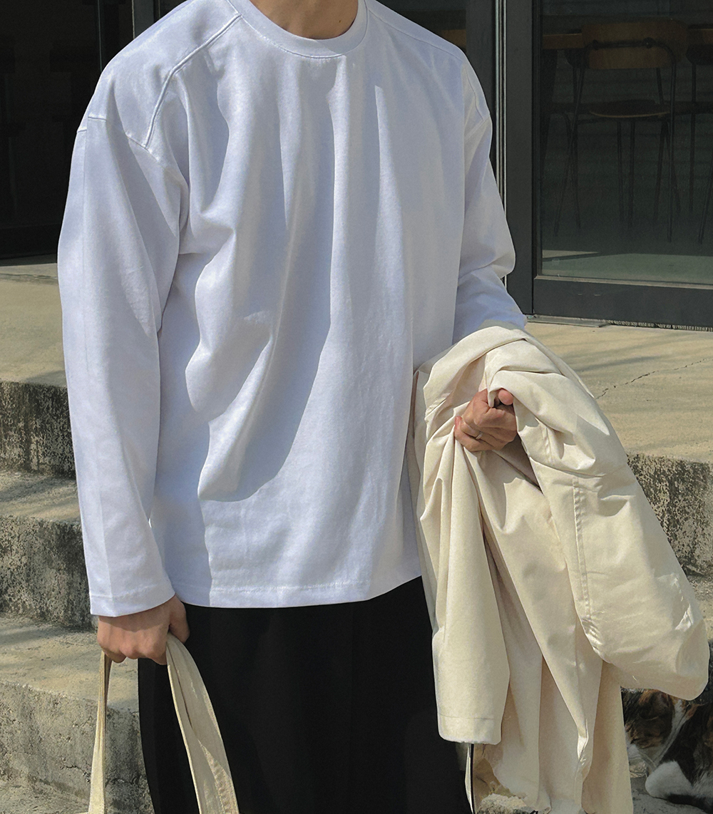 긴팔 티셔츠 모델 착용 이미지-S14L59