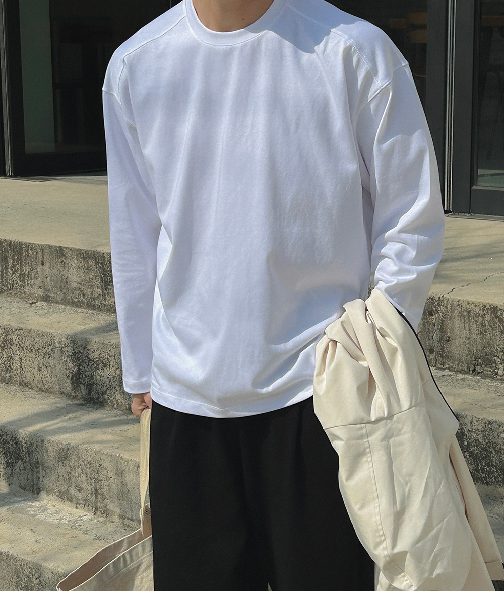 긴팔 티셔츠 모델 착용 이미지-S14L58