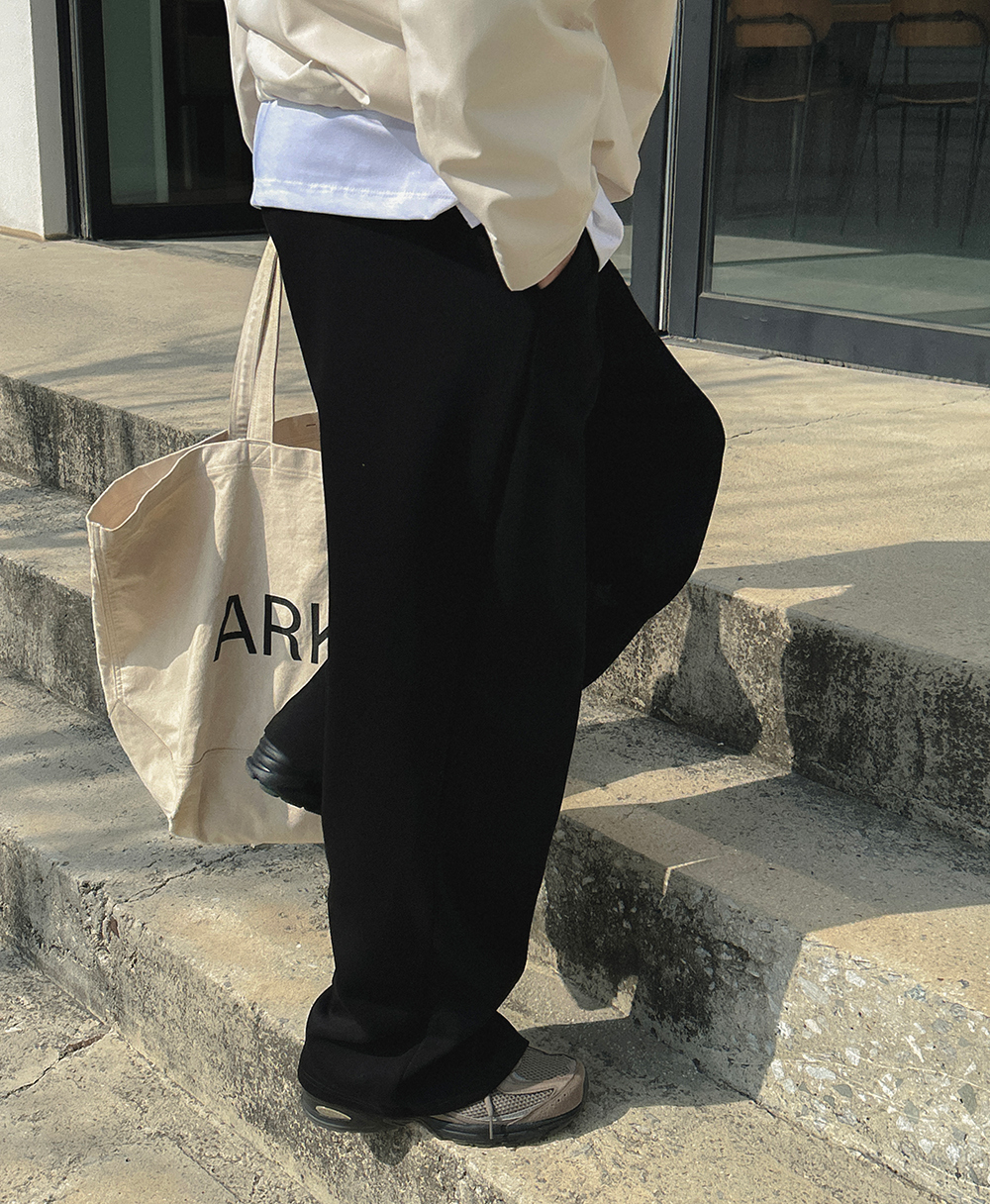 긴팔 티셔츠 모델 착용 이미지-S1L34