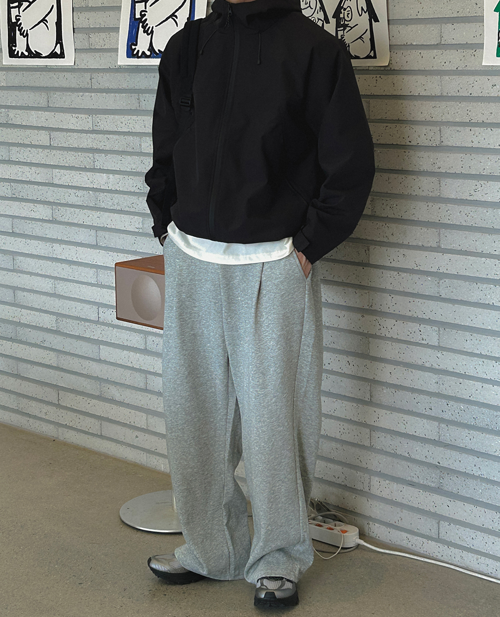 긴팔 티셔츠 모델 착용 이미지-S1L71