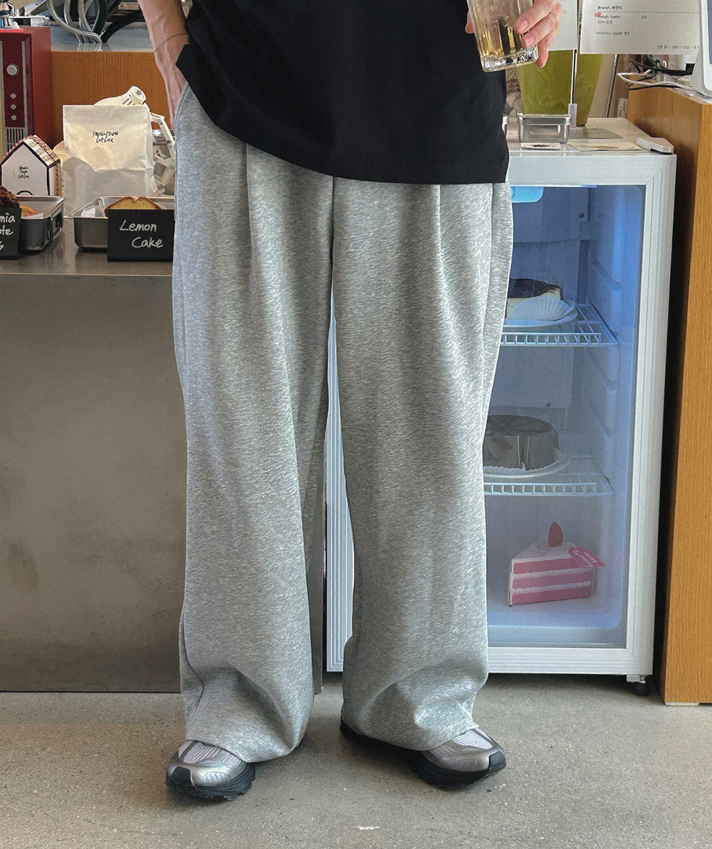 긴팔 티셔츠 모델 착용 이미지-S1L93