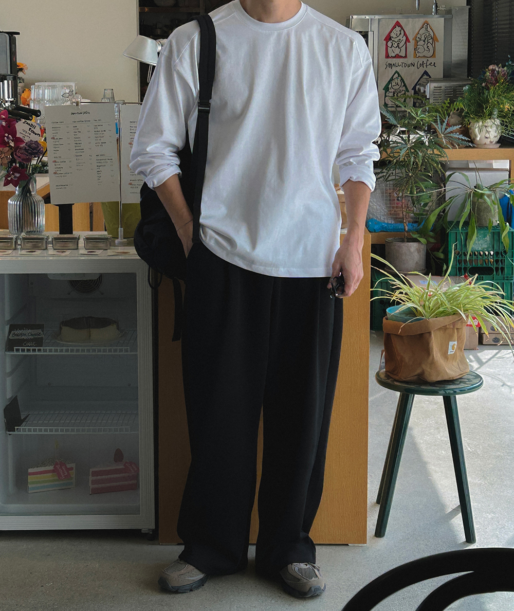 긴팔 티셔츠 모델 착용 이미지-S1L64