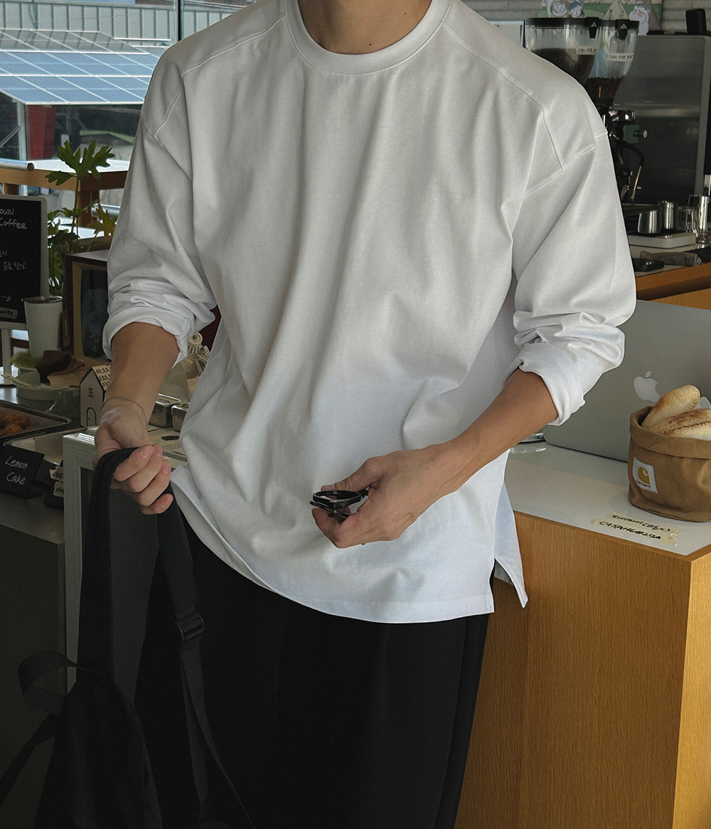 긴팔 티셔츠 모델 착용 이미지-S14L70