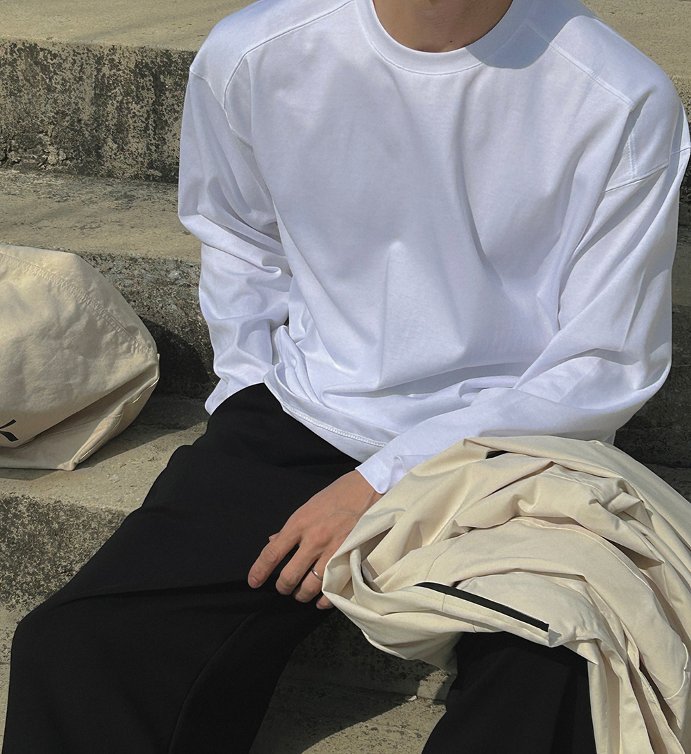 긴팔 티셔츠 모델 착용 이미지-S14L45