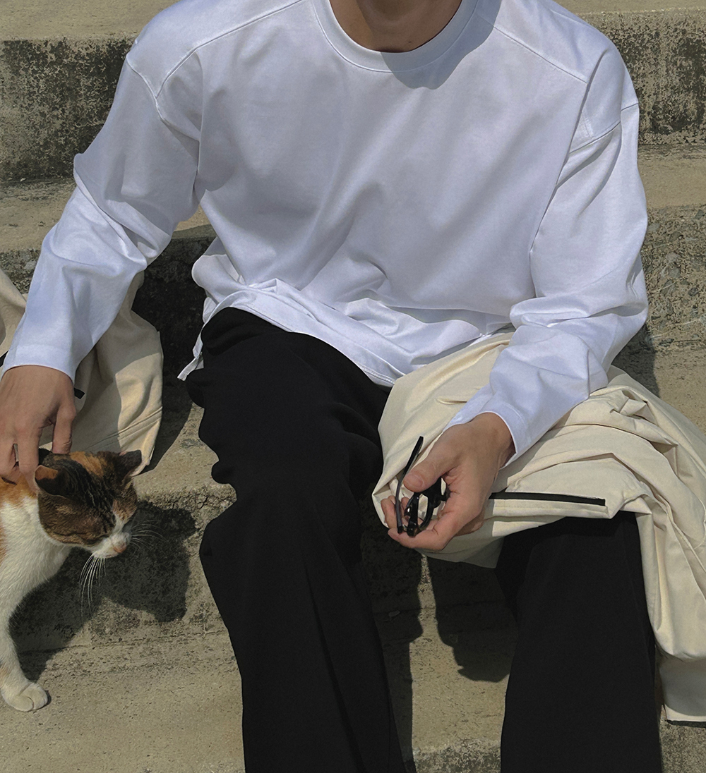 긴팔 티셔츠 모델 착용 이미지-S14L47