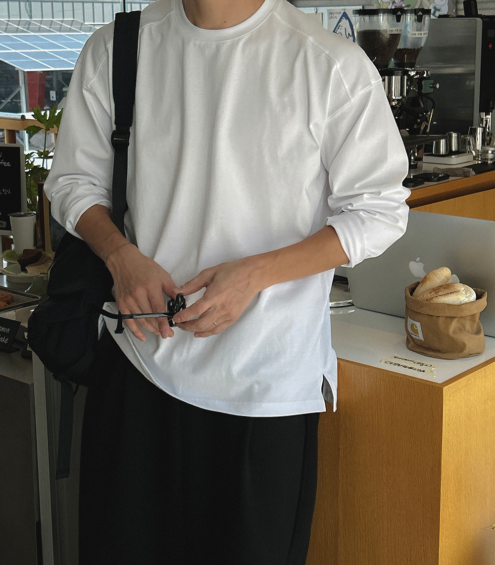 긴팔 티셔츠 모델 착용 이미지-S14L65