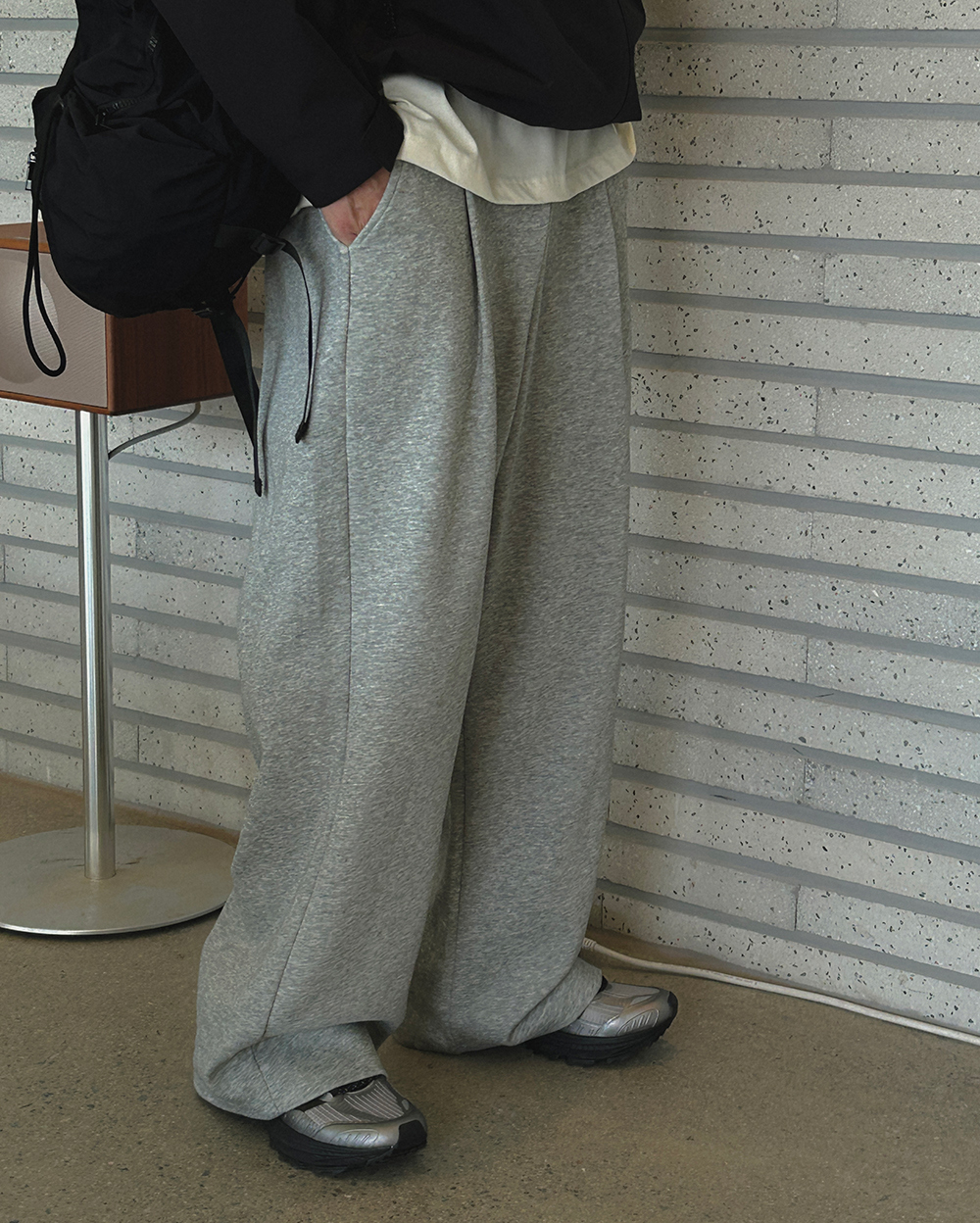 긴팔 티셔츠 모델 착용 이미지-S1L85