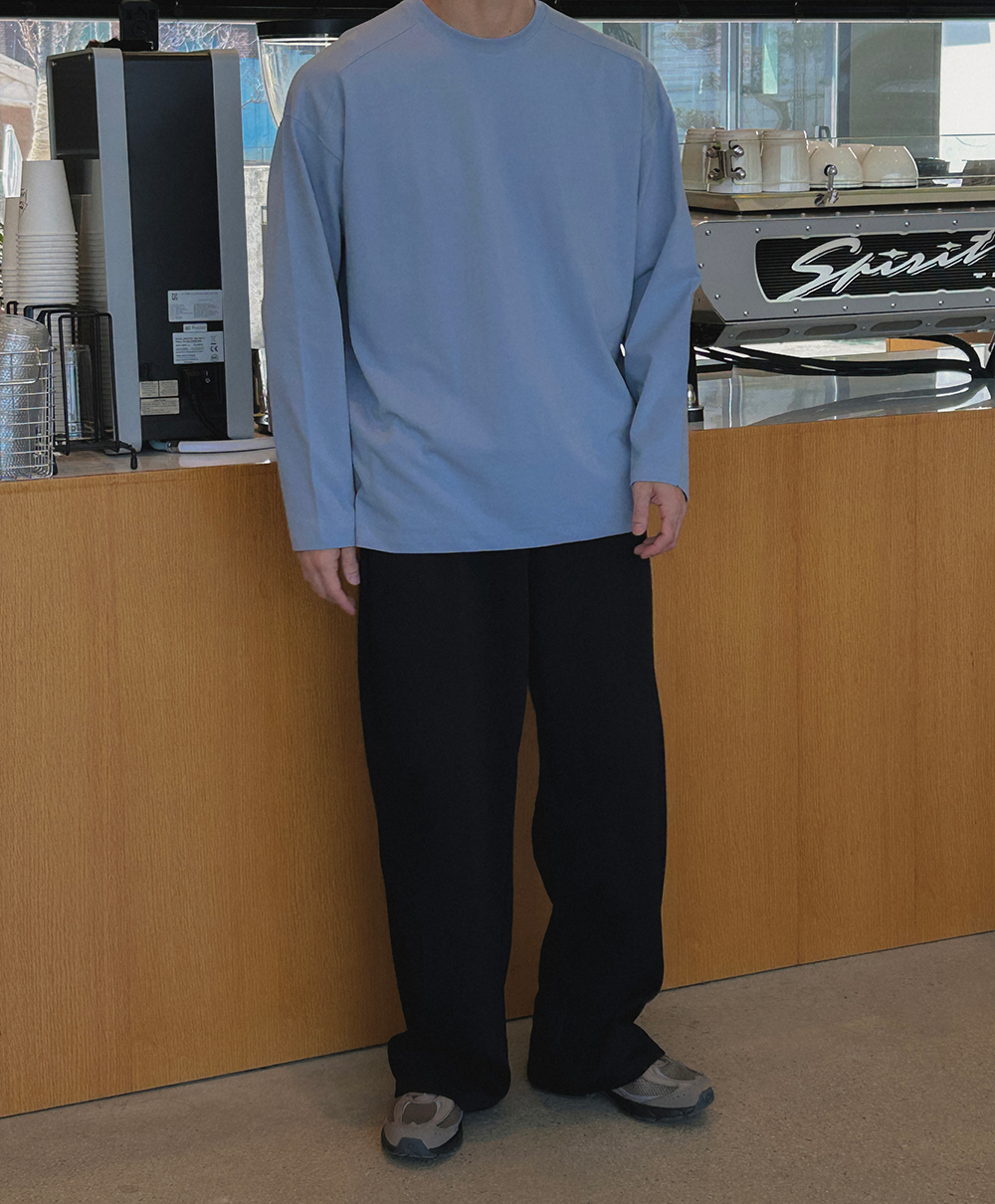 긴팔 티셔츠 모델 착용 이미지-S14L19