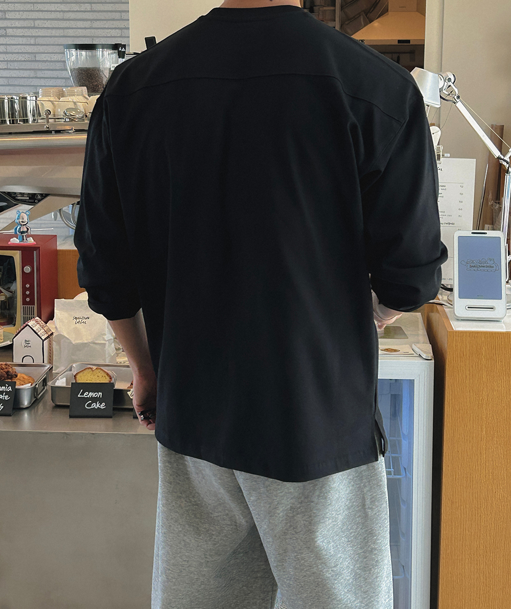 긴팔 티셔츠 모델 착용 이미지-S14L129