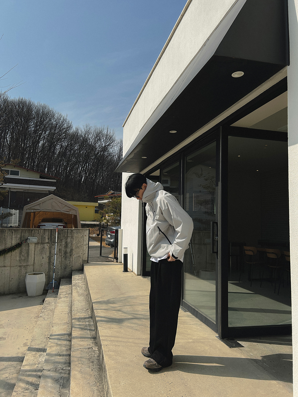 긴팔 티셔츠 모델 착용 이미지-S1L7