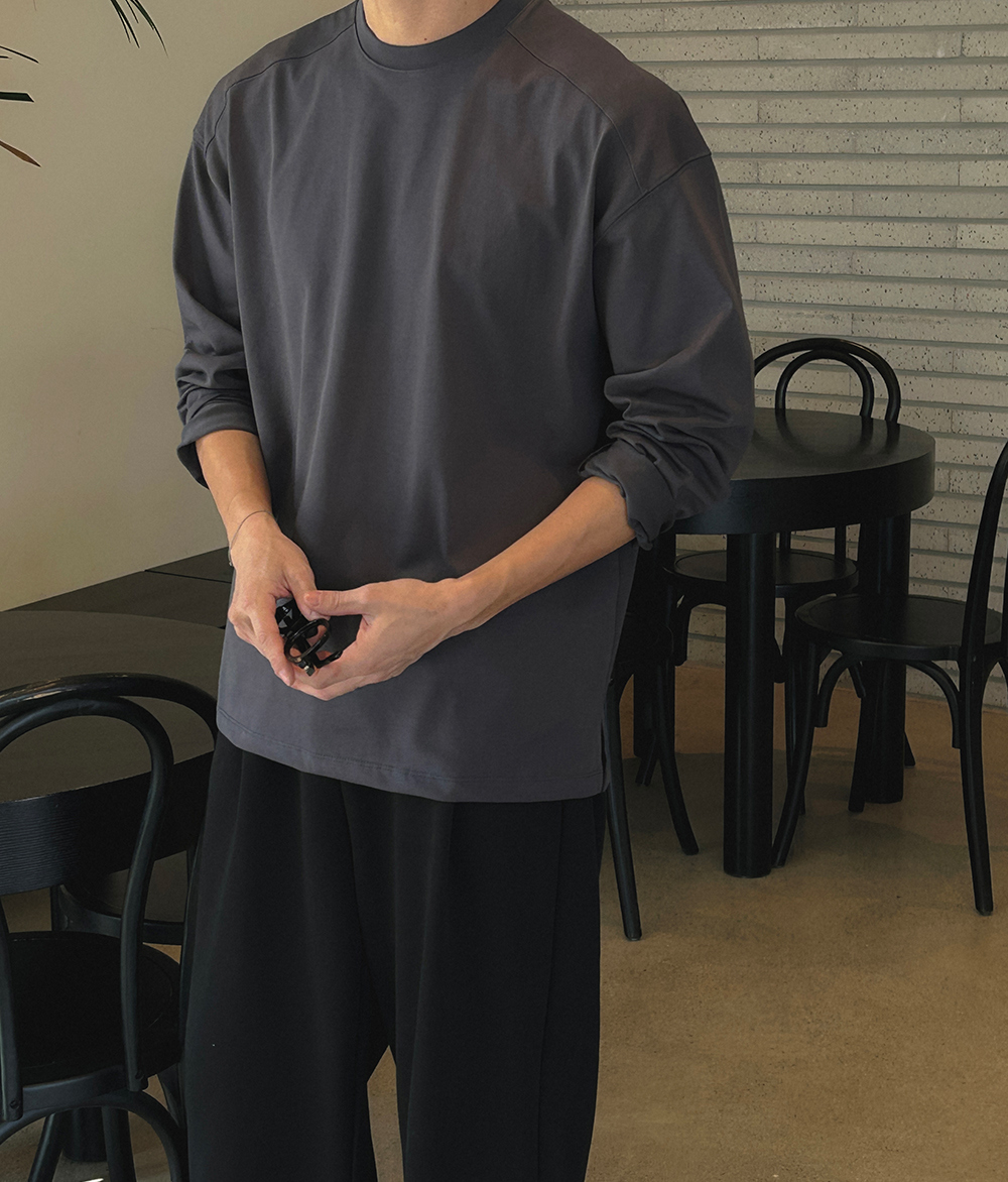 긴팔 티셔츠 모델 착용 이미지-S14L81