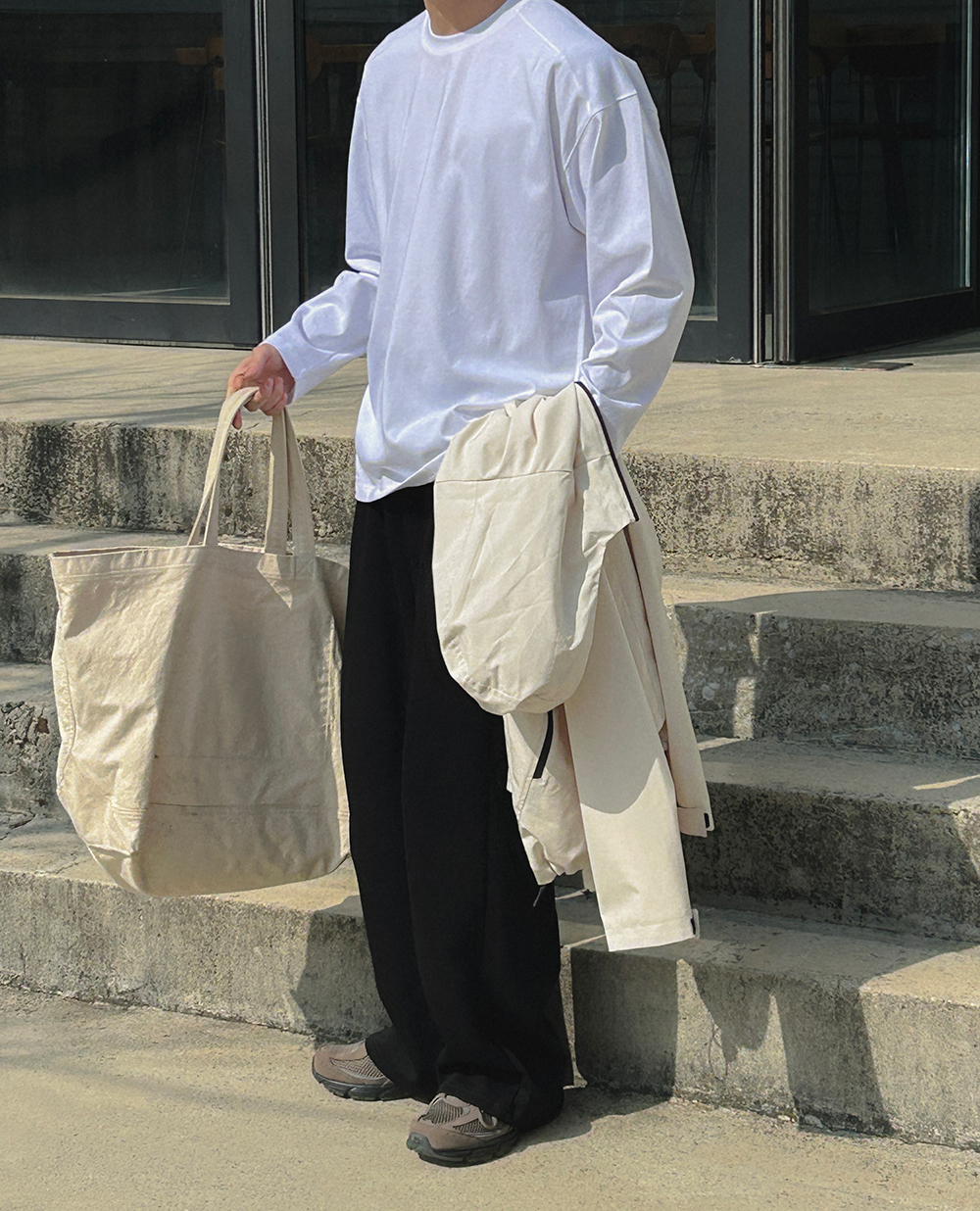 긴팔 티셔츠 모델 착용 이미지-S14L62