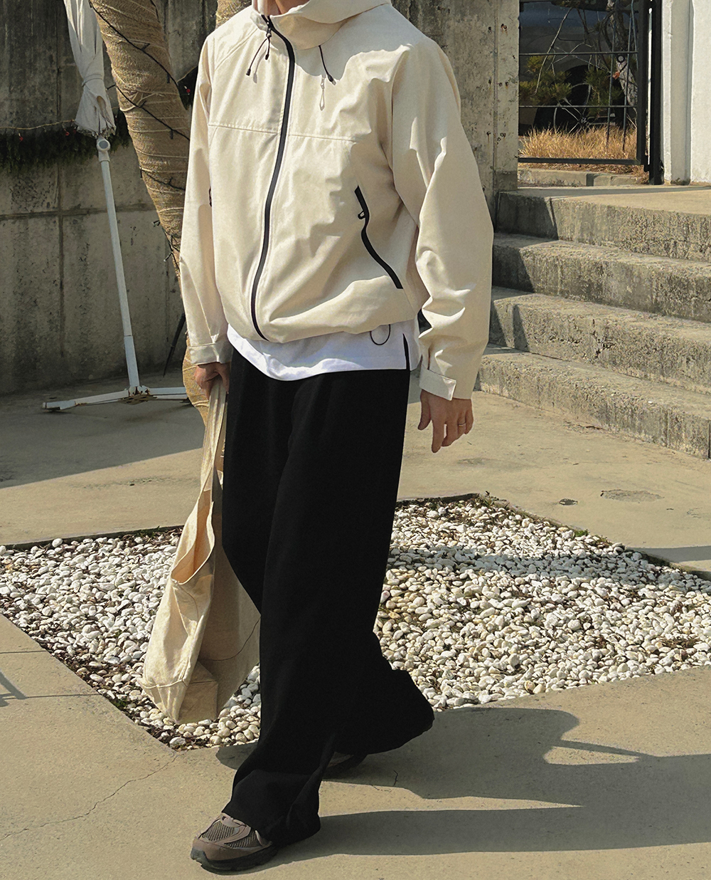 긴팔 티셔츠 모델 착용 이미지-S1L27